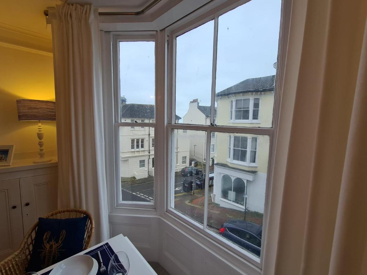 Centrally Located, Comfortable Apartment Near Station, Beach And North Laines Brighton Exterior foto