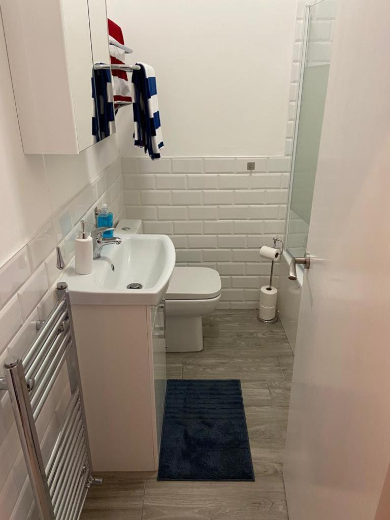 Centrally Located, Comfortable Apartment Near Station, Beach And North Laines Brighton Quarto foto
