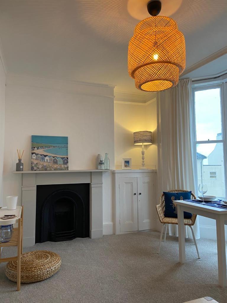 Centrally Located, Comfortable Apartment Near Station, Beach And North Laines Brighton Quarto foto