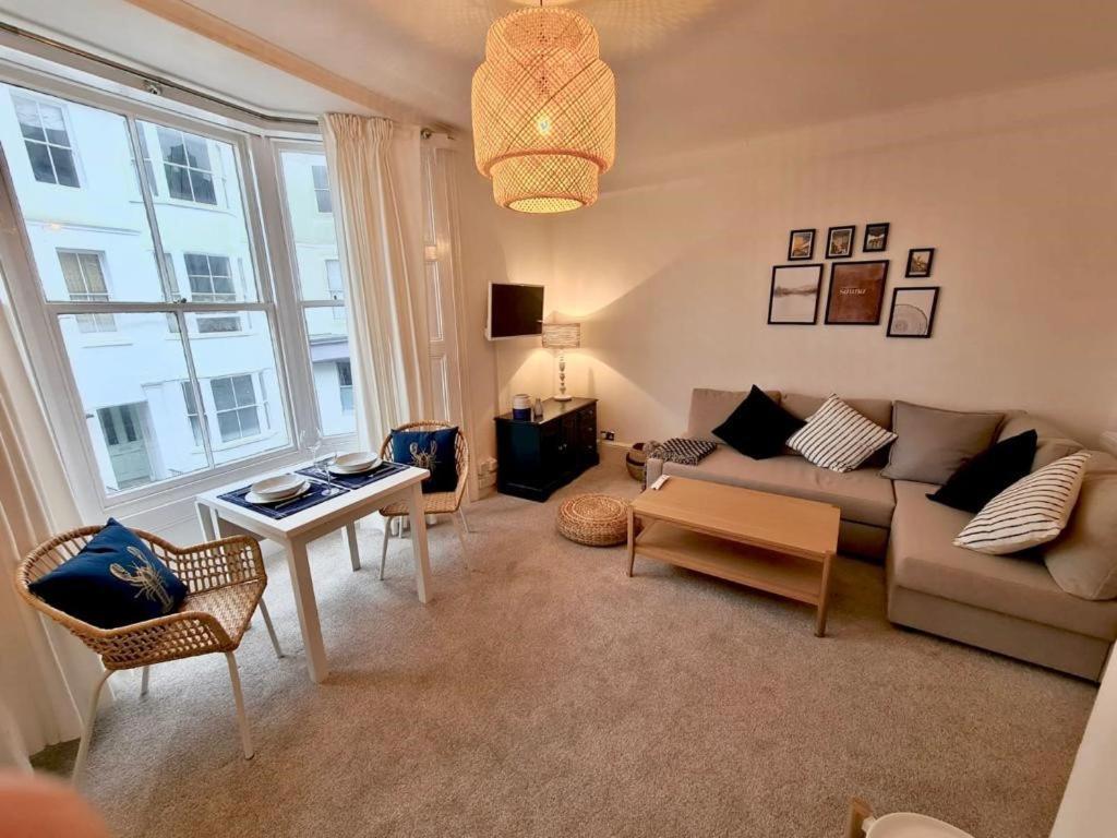 Centrally Located, Comfortable Apartment Near Station, Beach And North Laines Brighton Quarto foto